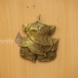 Hanging Ganesha on Leaf